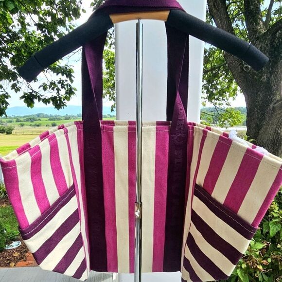 Victoria's Secret Striped Carry On Large Canvas Zipper Beach Tote NEW MSRP $49 - Picture 3 of 14